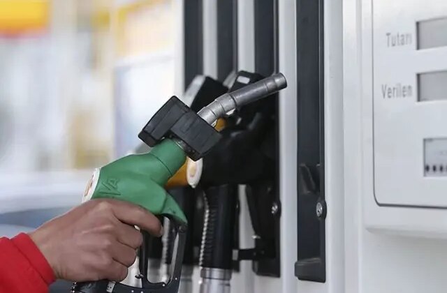 Benzine yeni zam! Psikolojik sınır aşıldı