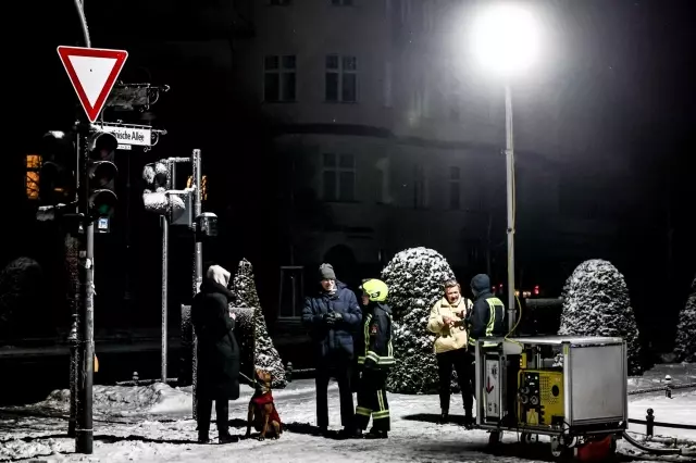 berlin de kriz derinlesiyor karanligin 3 19429712 6594 o