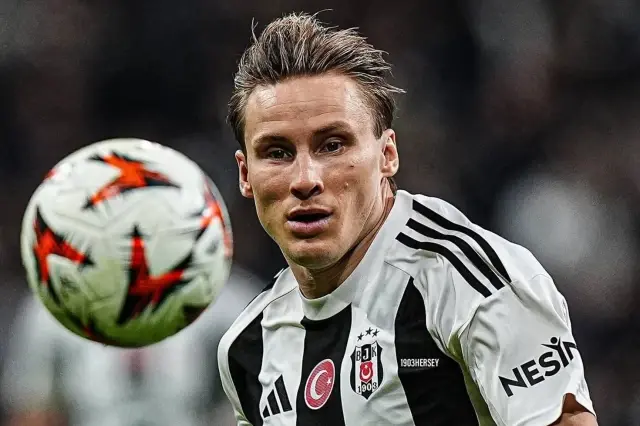 besiktas norvecli futbolcu jonas svensson ile 19436700 1274 o