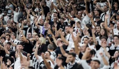 Beşiktaş taraftarından Konyaspor maçı öncesi yönetime protesto