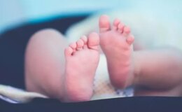 Durağa bırakılan bebek evlilik dışı ilişkidenmiş! Yakınları gözaltında