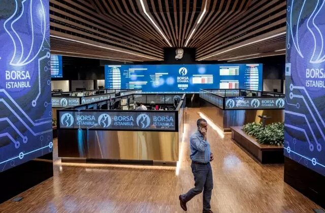 Borsa günü 12.000 seviyesini aşarak rekor düzeyde tamamladı