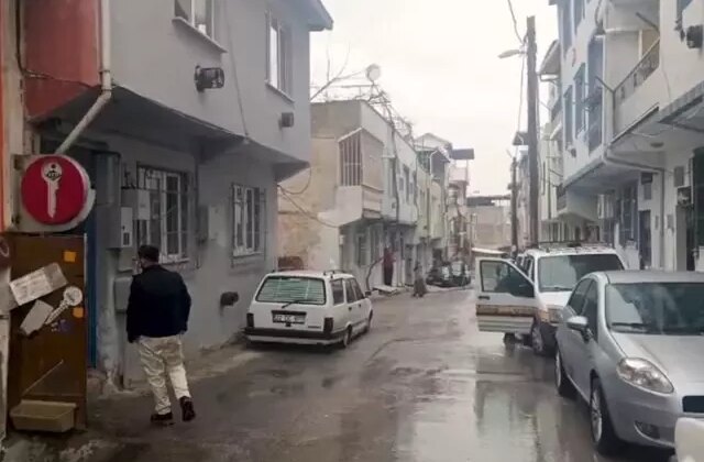 Boşanma aşamasındaki eşini tabancayla vurup, polise teslim oldu