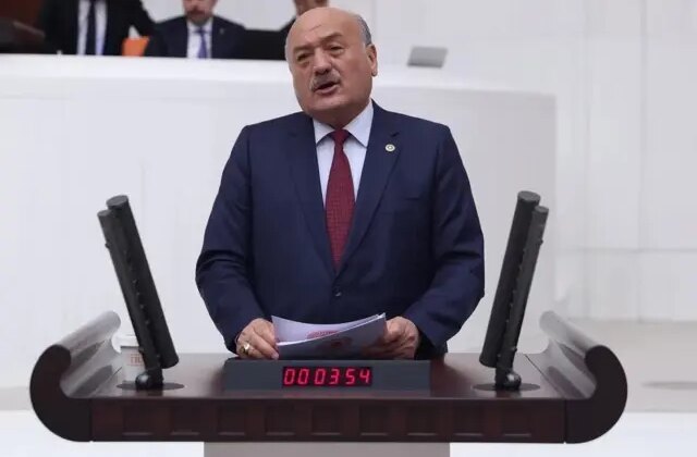 Bunu da gördük! Meclis kürsüsünden otel reklamı yapan milletvekili