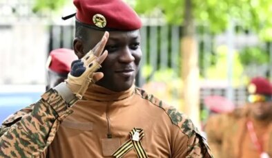 Burkina Faso’da tüm siyasi partiler feshedildi