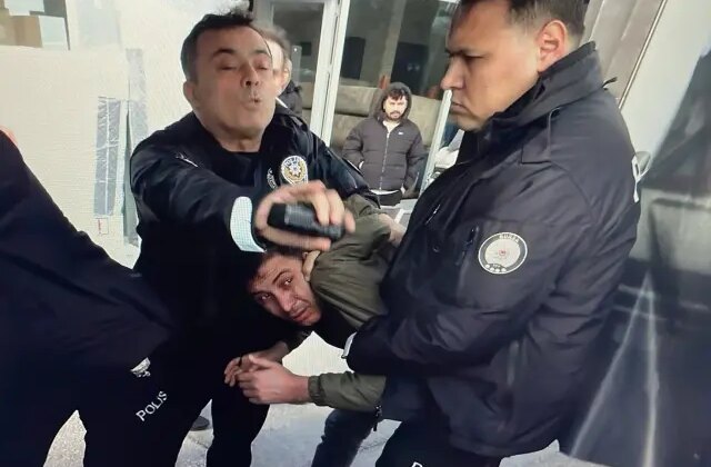 Bursa Büyükşehir Belediye Başkanı Bozbey’e saldırı girişimi! Şahıs tanıdık çıktı