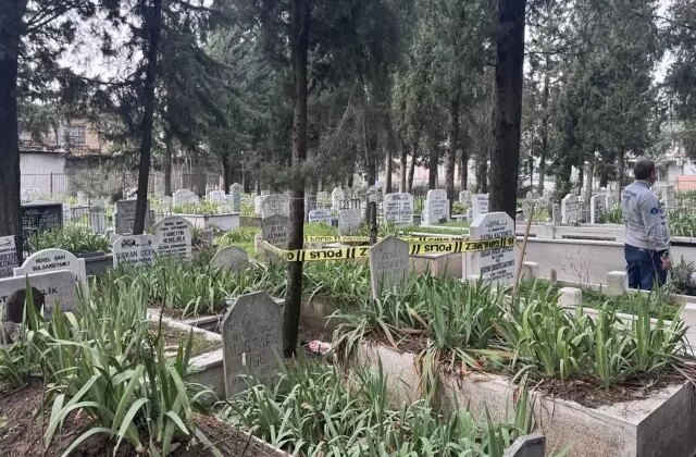 Bursa’da bir bebeğin cenazesinin mezarlığa izinsiz defnedildiği belirlendi