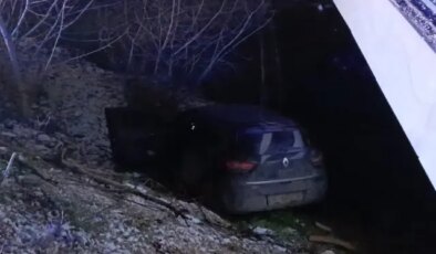 Bursa’da korku dolu anlar: Otomobil dereye uçtu