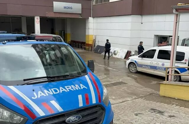 Çatıdan düşen bina yöneticisi hayatını kaybetti