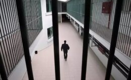 Cezaevinde çıkan sözlü tartışma kanlı bitti: 21 kişi hastanelik oldu