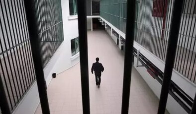 Cezaevinde çıkan sözlü tartışma kanlı bitti: 21 kişi hastanelik oldu