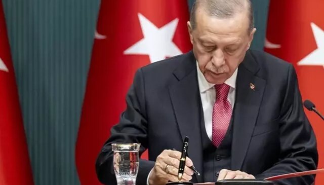 Cumhurbaşkanı Erdoğan’dan çifte görev! Hasan Suver, hem başdanışman hem bakan yardımcısı oldu