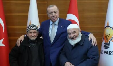Cumhurbaşkanı Erdoğan, Düzceli asırlık çınarlarla bir araya geldi