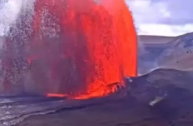 Dev yanardağı durmuyor: 6 saat boyunca lav püskürttü