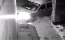 Direksiyon başında kalp krizi geçirip kaza yapan sürücü öldü; o anlar kamerada