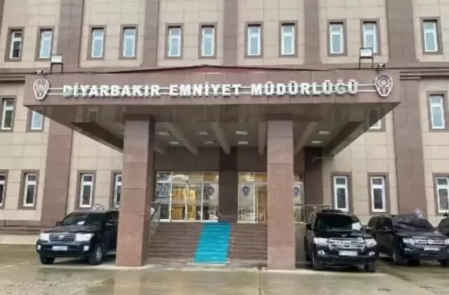 Diyarbakır’da İl Emniyet Müdürlüğü’ne EYP’li saldırı girişimi