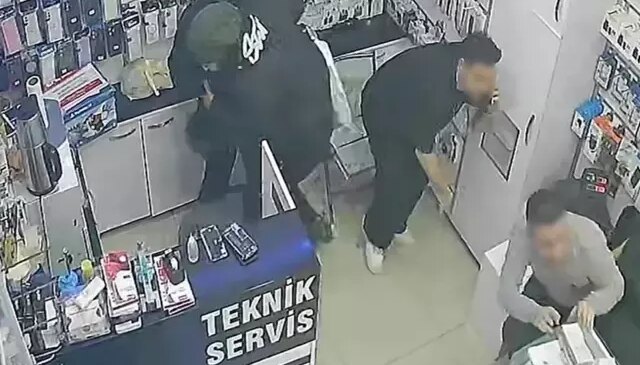 Doğubank’ta iş yerine ateş açan şüpheli yakalandı; silahlı saldırının yeni görüntüleri ortaya çıktı