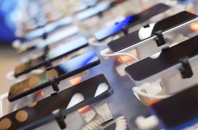 Piyasan çekildiler! Dünyaca ünlü şirket artık telefon üretmeyecek