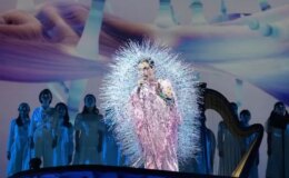 Dünyaca ünlü şarkıcıdan Trump’ın hedefindeki Grönland’a çağrı: Bağımsızlığınızı ilan edin