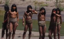 Dünyayla teması olmayan kabile ilk kez bu kadar yakından görüntülendi