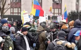 Duruşma öncesi Maduro ve eşinin serbest bırakılması için protesto