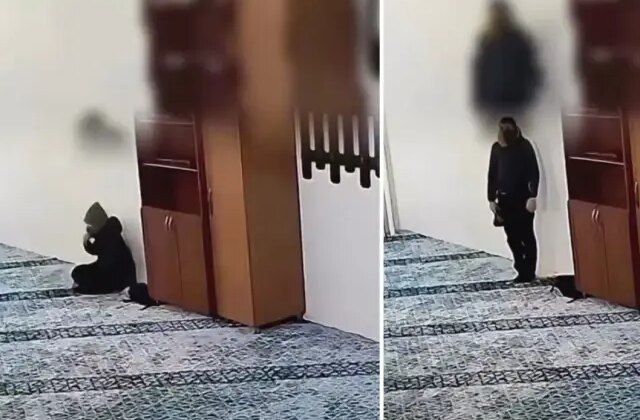 Mescitte uyurken duydu, ayağa kalkıp tek başına saygı duruşuna geçti
