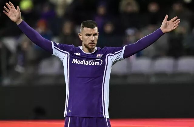 Edin Dzeko imza yolunda