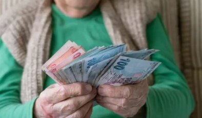 Emekli zam farklarının hesaplara yatırılacağı tarih belli oldu