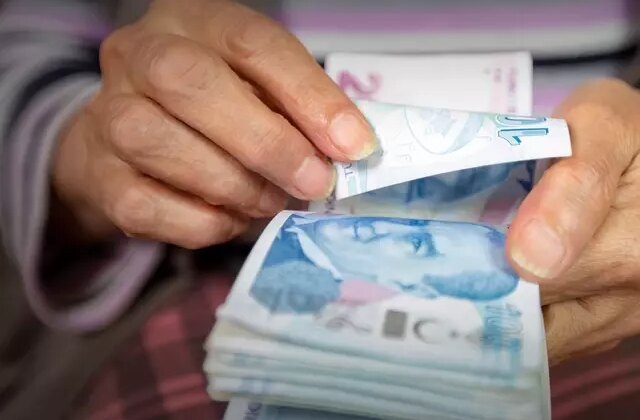 Emeklileri umutlandıran maaş teklifi