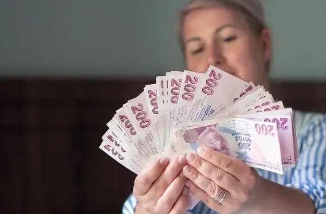 Emeklinin bayram ikramiyesine yapılacak zam belli oluyor! İşte masadaki tek rakam
