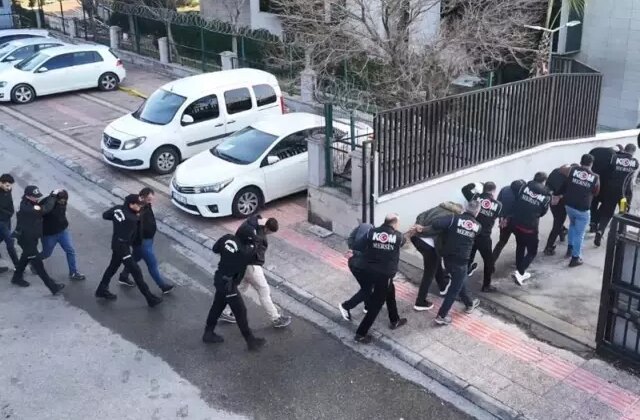 Emniyet ip gibi dizdi! İşte çok konuşulan “Lavaşçılar” çetesi