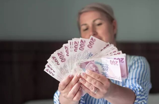 Emekli maaşı farklarının yatırılacağı tarih belli oldu
