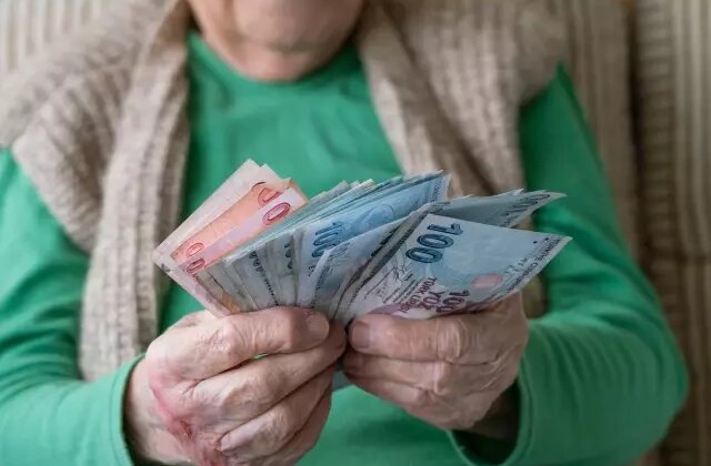 En düşük emekli maaşı için refah payı çıkışı!  Rakam konuşulanı aşıyor