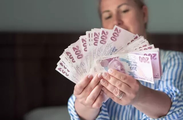 En düşük emekli maaşında büyük sürpriz! Hükümetin masasında hiç dillendirilmeyen rakam var