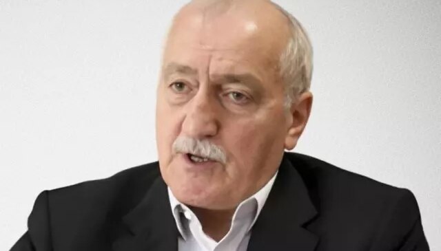 Eski İçişleri Bakanı Sadettin Tantan hastaneye kaldırıldı! Ailesinden açıklama var