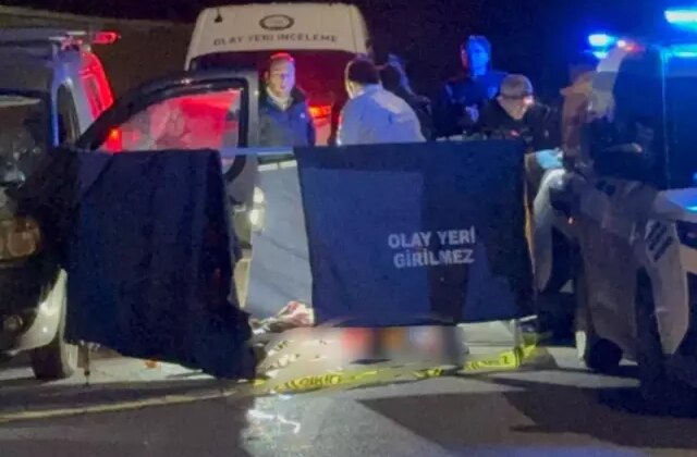 Evli kadın yasak ilişki yaşadığı sevgilisini bıçak ve satırla katletti