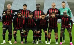 Fatih Karagümrük’te yaprak dökümü