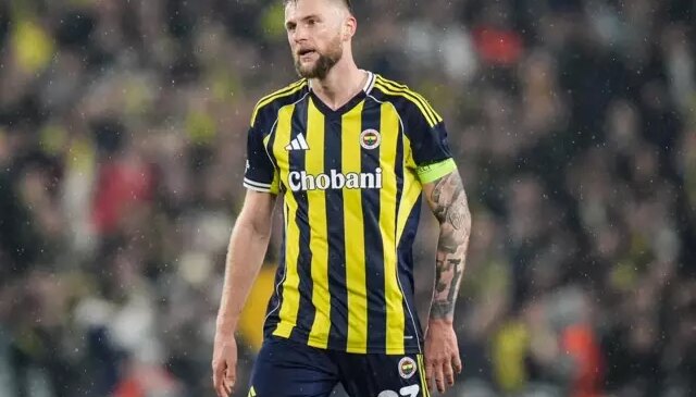 Fenerbahçeli taraftarlar kaybedilen maç sonrası Skriniar’ı göklere çıkardı