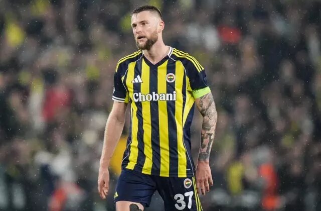 Fenerbahçeli taraftarlar kaybedilen maç sonrası Skriniar’ı göklere çıkardı