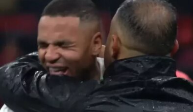 Finali kaybeden En-Nesyri hüngür hüngür ağladı