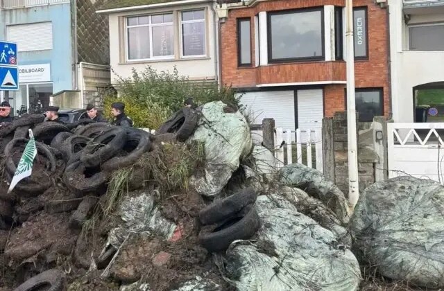 Fransız çiftçilerden sert protesto: Bu kez Macron’un evinin önü hedefte