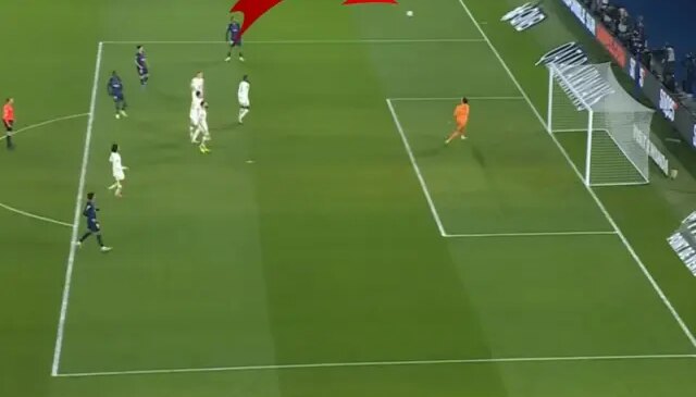 Futbol dünyası Dembele’nin aşırtma golünü konuşuyor