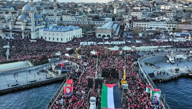Galata Köprüsü’ndeki Filistin’e destek eylemine yaklaşık 520 bin kişi katıldı