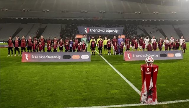 Galatasaray maç biter bitmez yeni transferini duyurdu