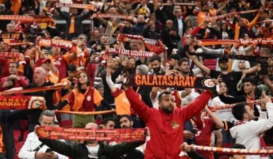 Galatasaraylı taraftarlardan yönetime tepki