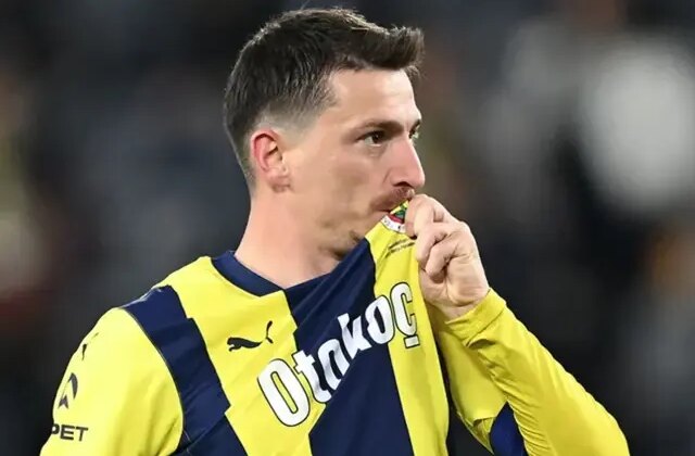 Galatasaraylı futbolculardan cezaevindeki Mert Hakan’a sürpriz ziyaret