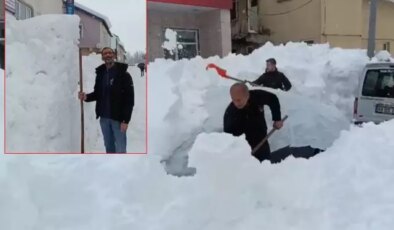 Görüntü Türkiye’den: İki gündür aralıksız yağıyor, şehir kara gömüldü