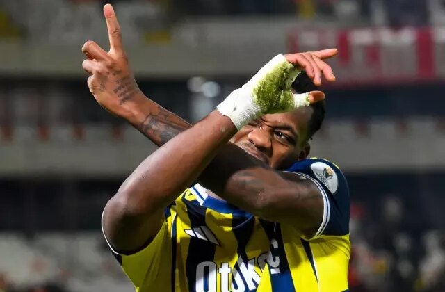 Görüşmeler başladı! Jhon Duran Fenerbahçe’ye veda hazırlığında