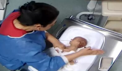 Hakim, bebeğe şiddet uygulayan hemşirenin talebini düşünmeden reddetti