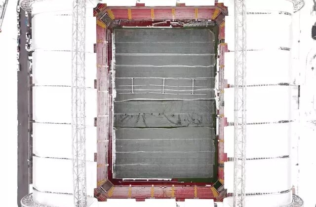 Hava sıcaklığı eksi 17 dereceyi gördü, çareyi naylon örtüyle buldular